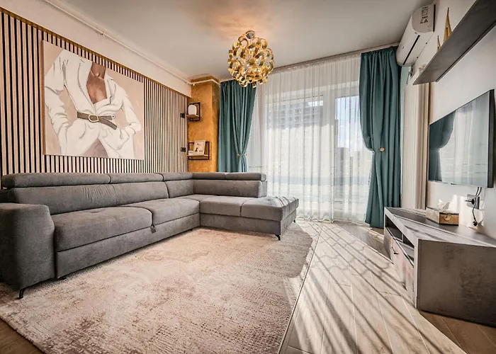 Costan In Infinity Pool And