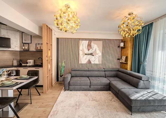 Costan In Infinity Pool And