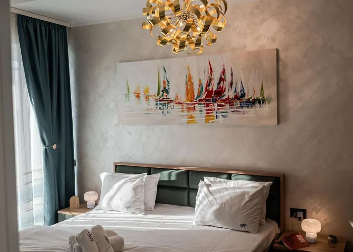 Apartment Costan In Infinity Pool And *