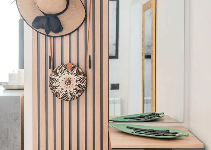 Costan In Infinity Pool And *