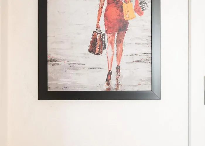 Costan In Infinity Pool And Apartment Navodari