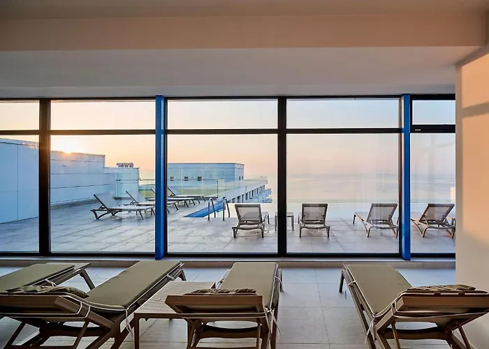 Apartment Costan In Infinity Pool And *