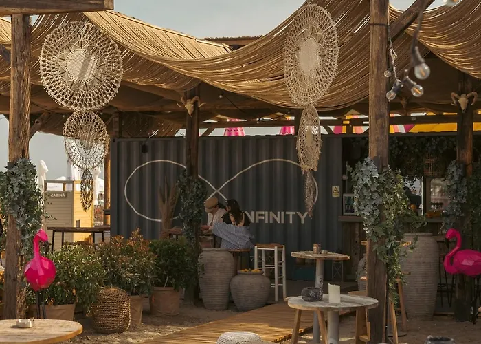 Costan In Infinity Pool And Navodari