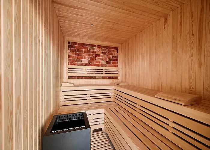 Costan In Infinity Pool And Apartment Navodari